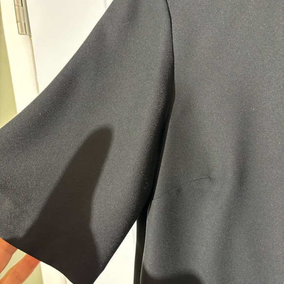 ❤️2/$15 or 3/$21❤️ Banana Republic Fringed Bottom Black S/S Top, Size Small - Picture 3 of 7